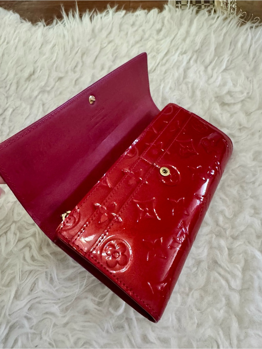 Louis Vuitton Red Vernis Monogram Wallet - Picture 9 of 13